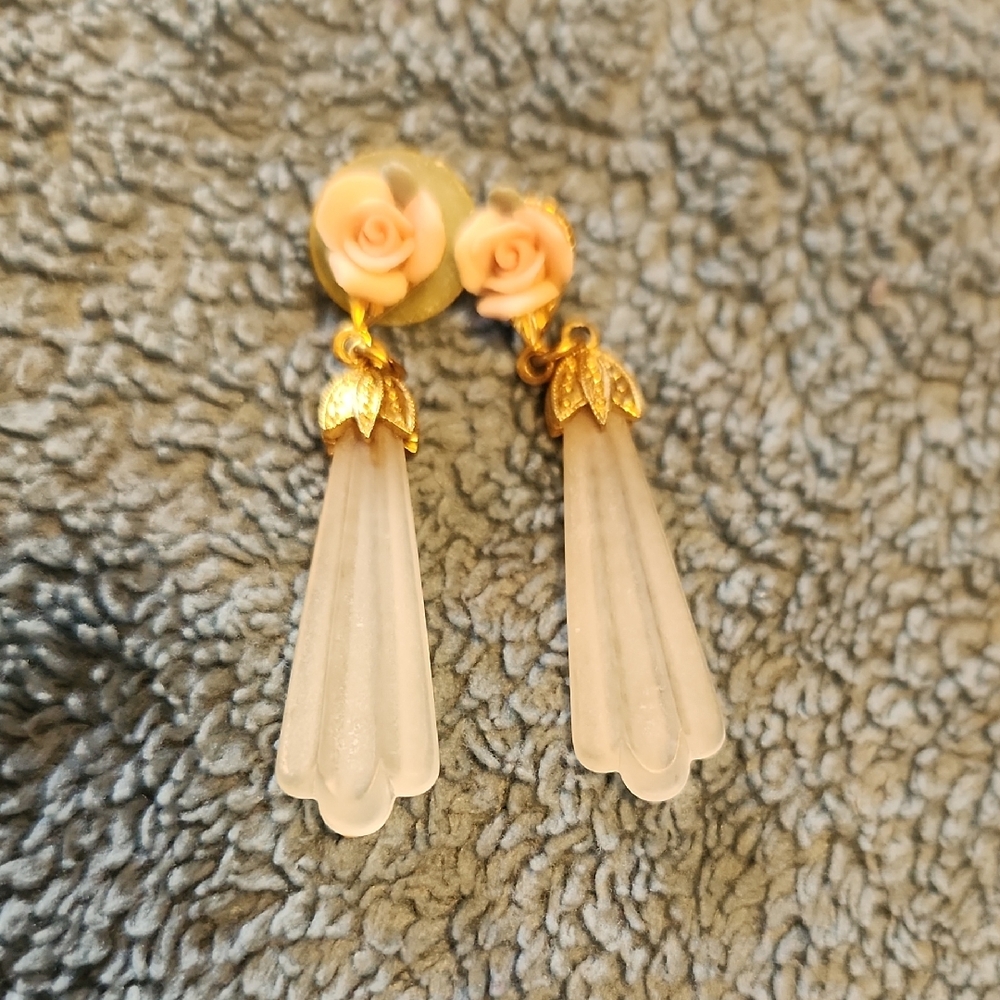 Elegant Vintage Gold Tone and Pink Rose Porcelain Drop Earrings, Gift